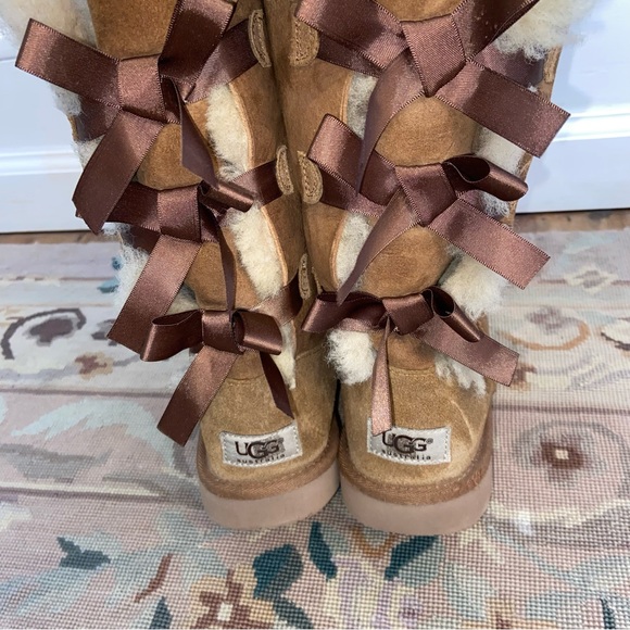 UGG Three Bow Tall Camel Fur Lined Boots Girls 4 - Picture 3 of 7